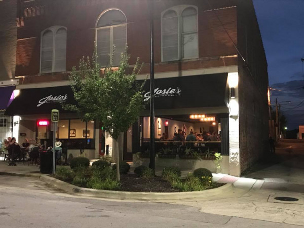 Josie's  — 360° virtual tour
