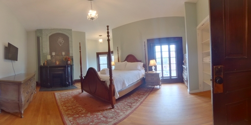 Bourbon Big Shot Mansion — 360° virtual tour
